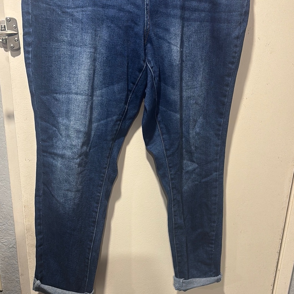 Wax Jean Blue Ankle Cropped Jeans